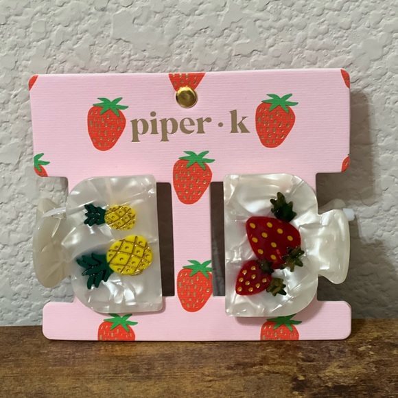 Piper K. Summer Strawberry/Pineapple Clips 🍓🍍 - Picture 3 of 4